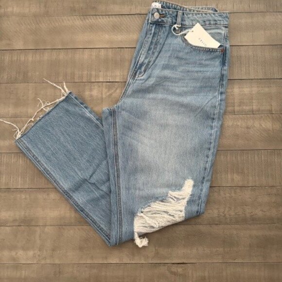 NWT - Cello High Rise Straight Leg Distressed Jeans, Size 11 - Picture 2 of 4